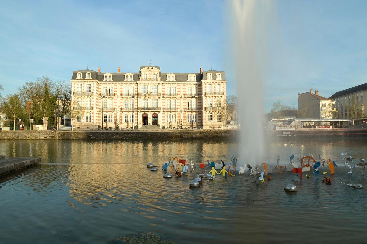 Hotel Les Jardins Du Mess Verdún Exterior foto